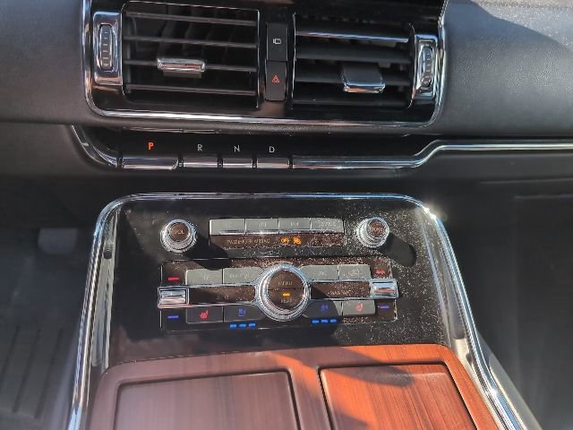 Used 2021 Lincoln Navigator L Reserve image 9