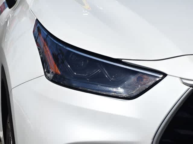 Used 2022 Toyota Highlander XLE FWD image 5