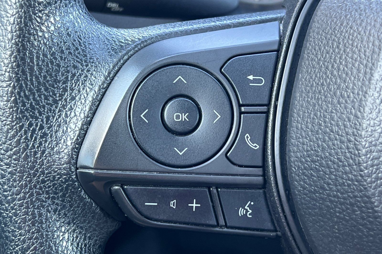 Used 2024 Toyota Corolla LE image 30