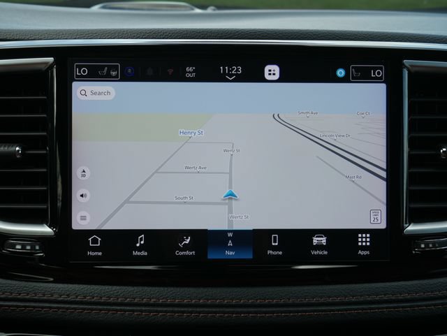 Used 2025 Chrysler Pacifica Pinnacle FWD image 5