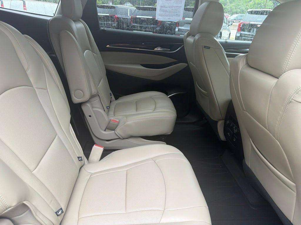 Used 2018 Buick Enclave Premium AWD/4WD image 21