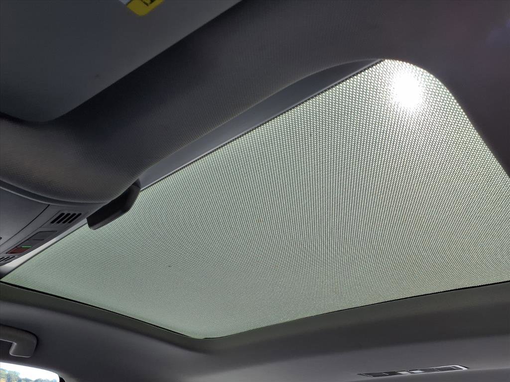 Used 2021 Volkswagen Golf 4-Door image 24