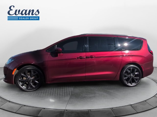Used 2018 Chrysler Pacifica Touring Plus w/ S Appearance Package FWD image 3