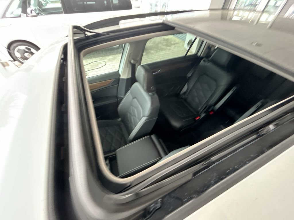 New 2026 Volkswagen Atlas SE image 43