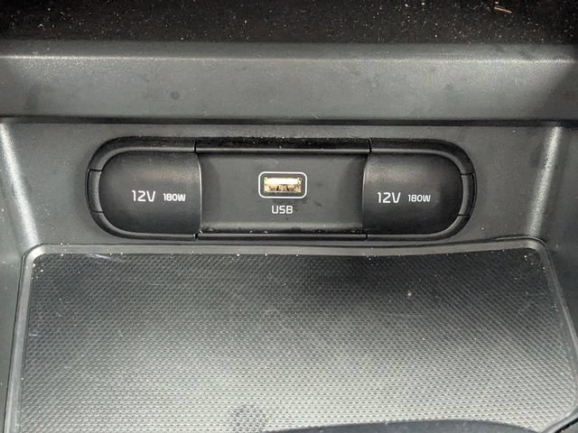 Certified 2025 Kia Soul LX w/ LX Technology Package FWD image 18
