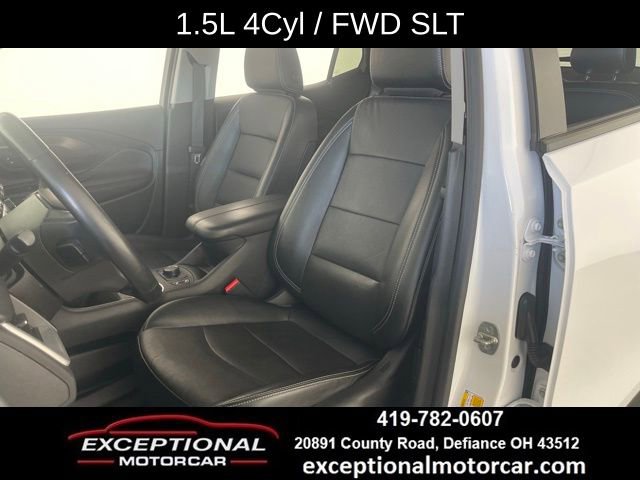 Used 2023 GMC Terrain SLT image 33