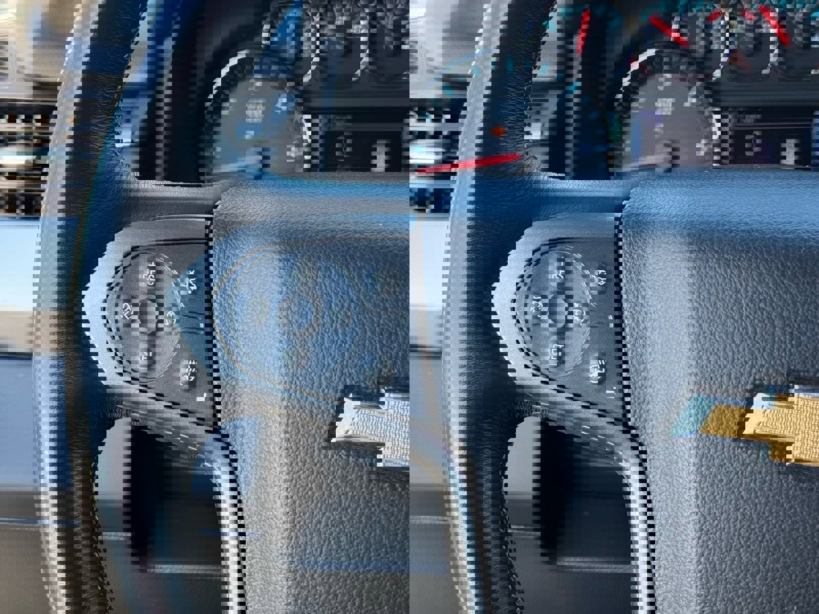 Used 2018 Chevrolet Suburban Premier image 18