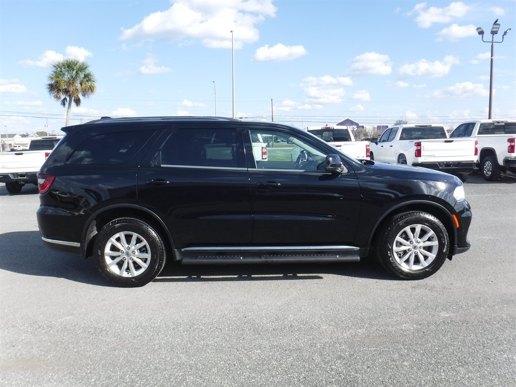 Used 2021 Dodge Durango SXT AWD/4WD image 3