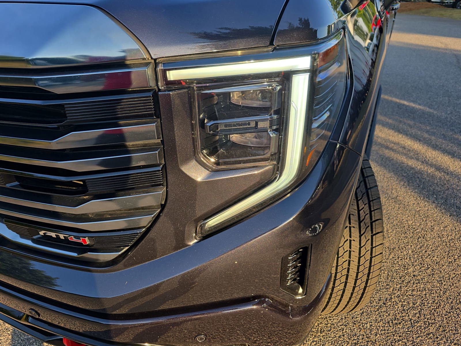 Used 2024 GMC Sierra 1500 AT4 w/ Technology Package AWD/4WD image 34