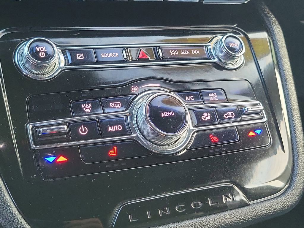 Used 2020 Lincoln Corsair Reserve image 14