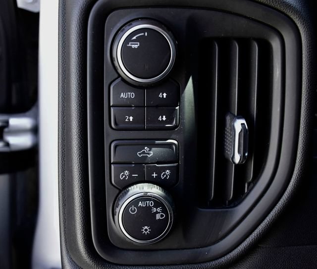 Used 2022 Chevrolet Silverado 1500 Custom Trail Boss w/ LPO, Dark Essentials Package AWD/4WD image 24