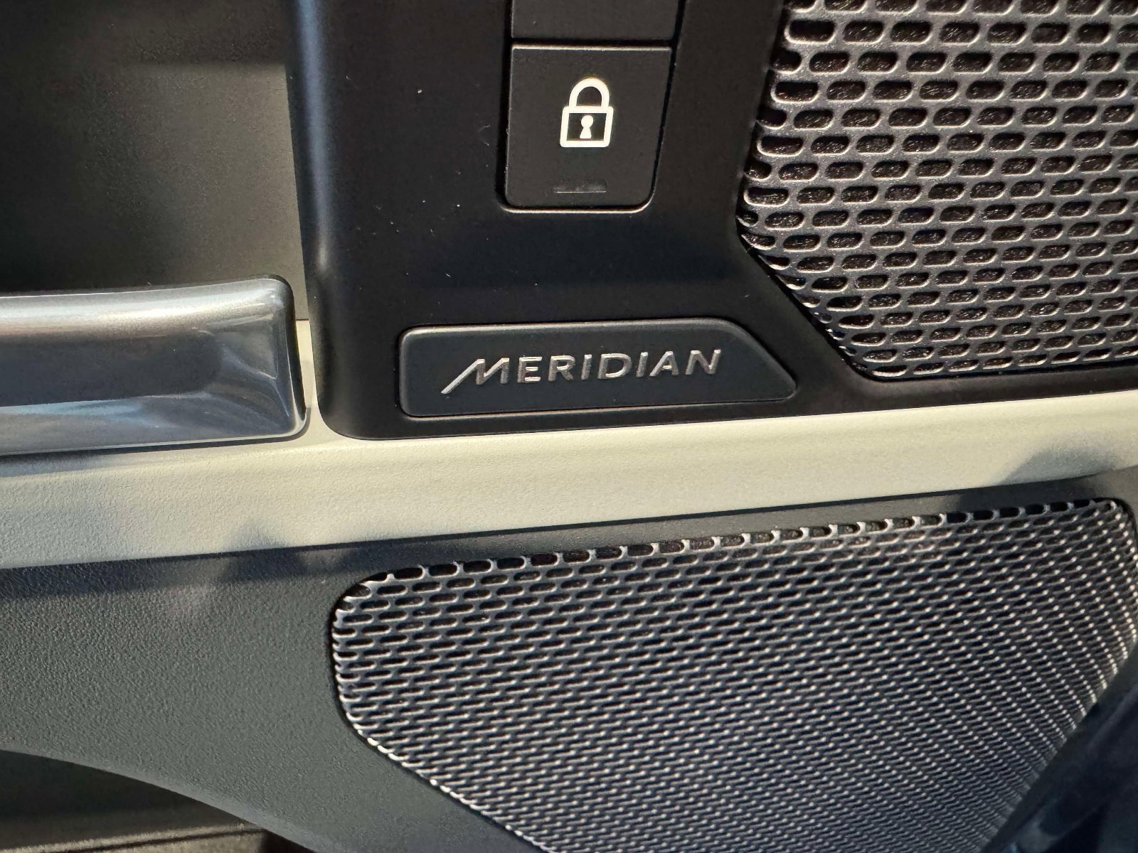 Used 2021 Land Rover Defender 110 S image 27