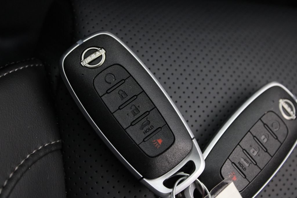 Certified 2023 Nissan Rogue Platinum FWD image 33