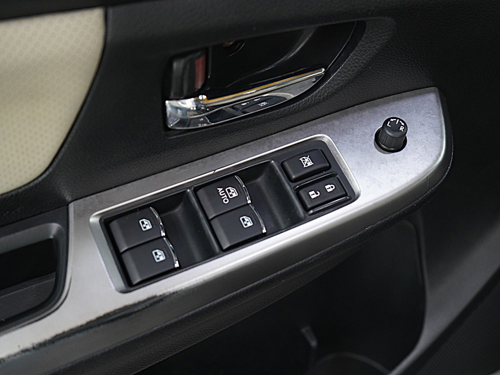 Used 2017 Subaru Crosstrek 2.0i Limited w/ Popular Package #2 image 19