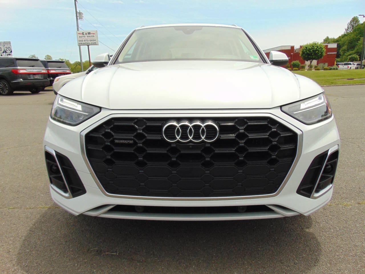 Used 2022 Audi Q5 2.0T Premium Plus w/ Premium Plus Package AWD/4WD image 3