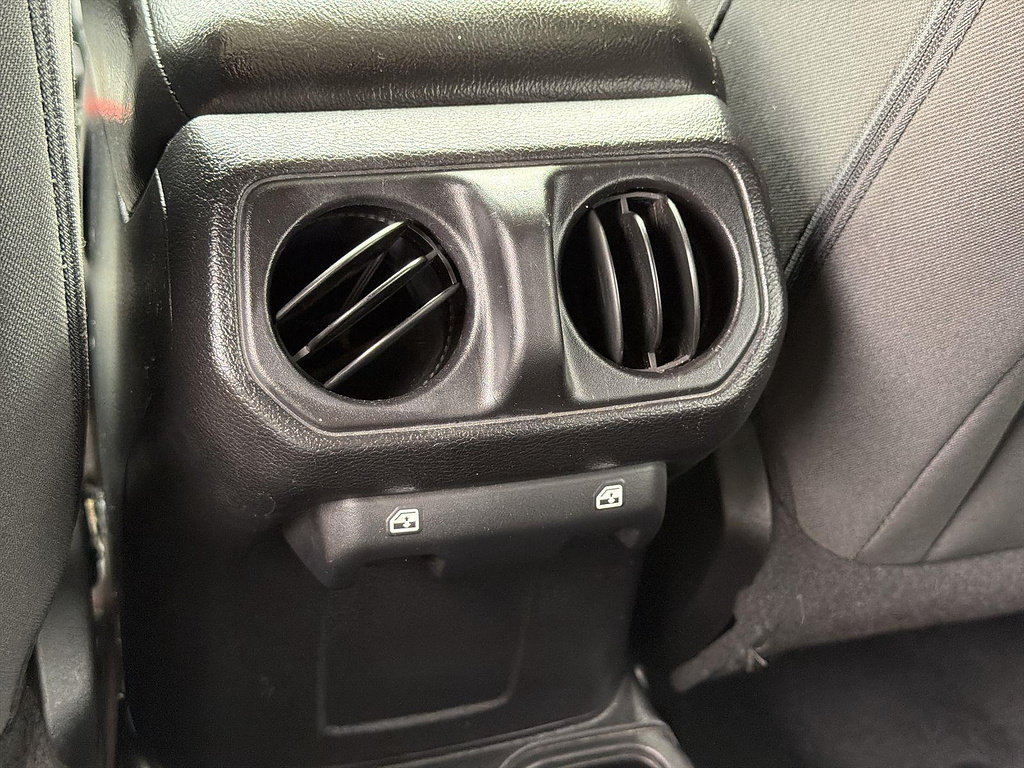 Used 2018 Jeep Wrangler Unlimited Sport S AWD/4WD image 19