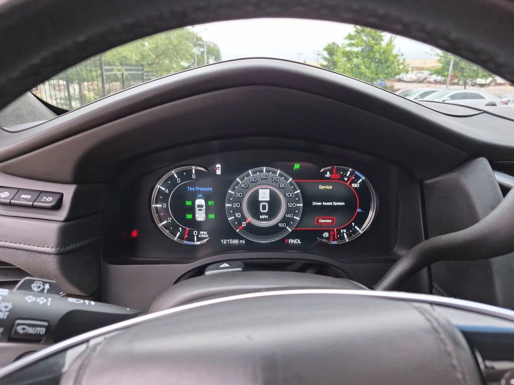 Used 2018 Cadillac Escalade Platinum AWD/4WD image 25