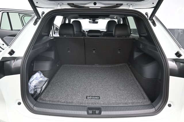 New 2026 Volkswagen Tiguan SE R-Line AWD/4WD image 12