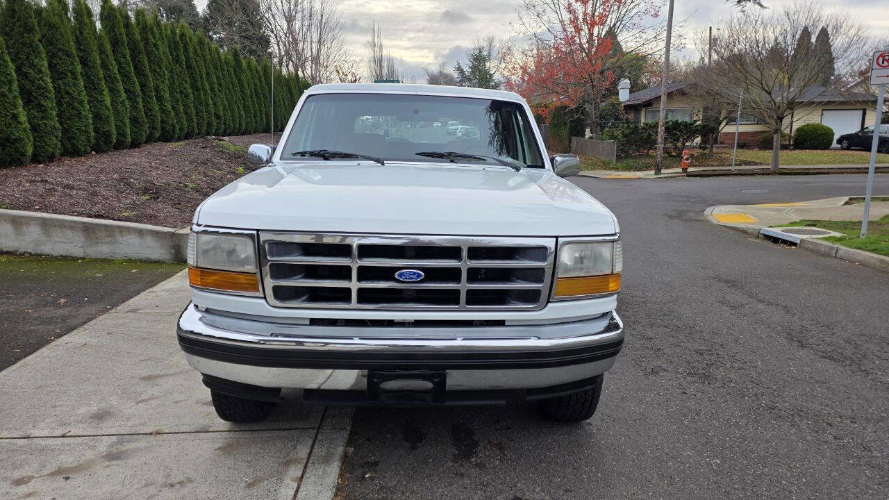 Used 1993 Ford Bronco XLT image 2