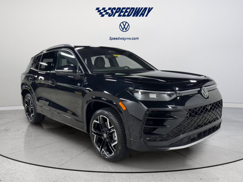 New 2026 Volkswagen Tiguan SEL R-Line AWD/4WD image 2