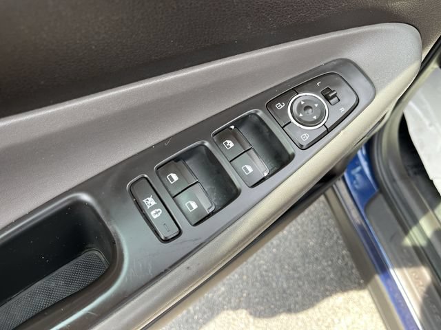 Used 2019 Hyundai Santa Fe SE FWD image 17
