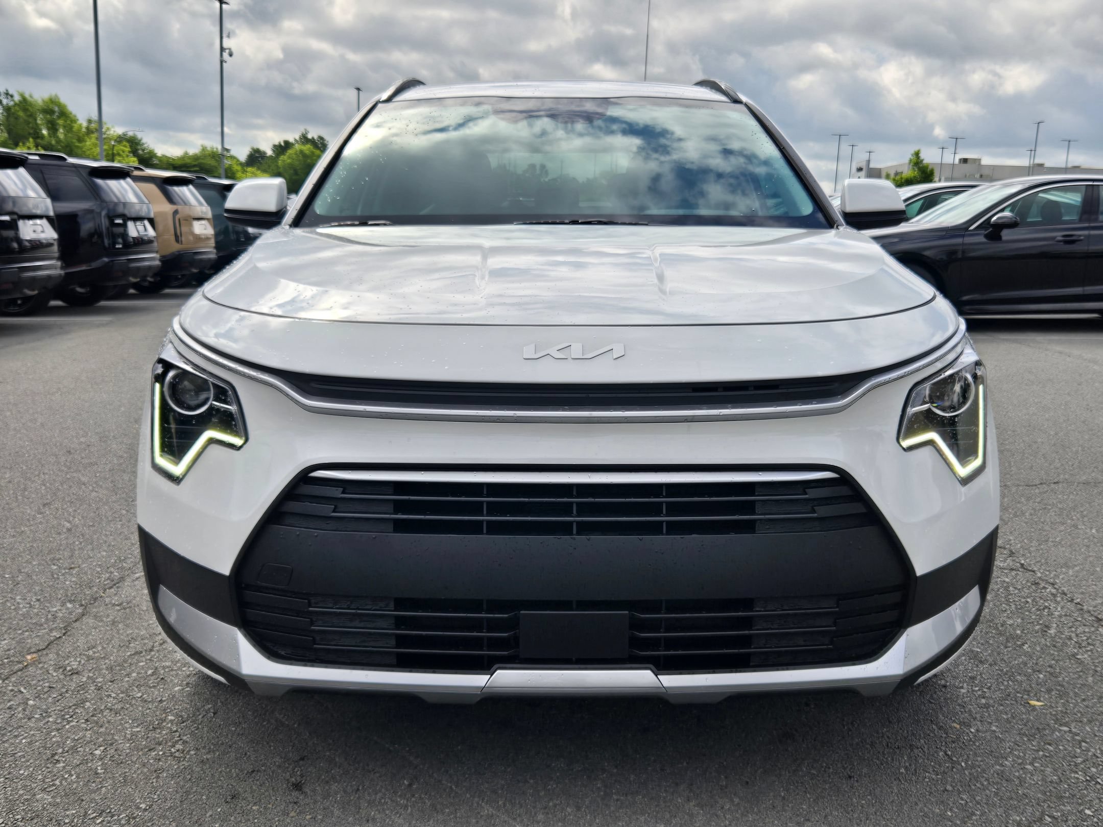 New 2026 Kia Niro EX FWD image 2