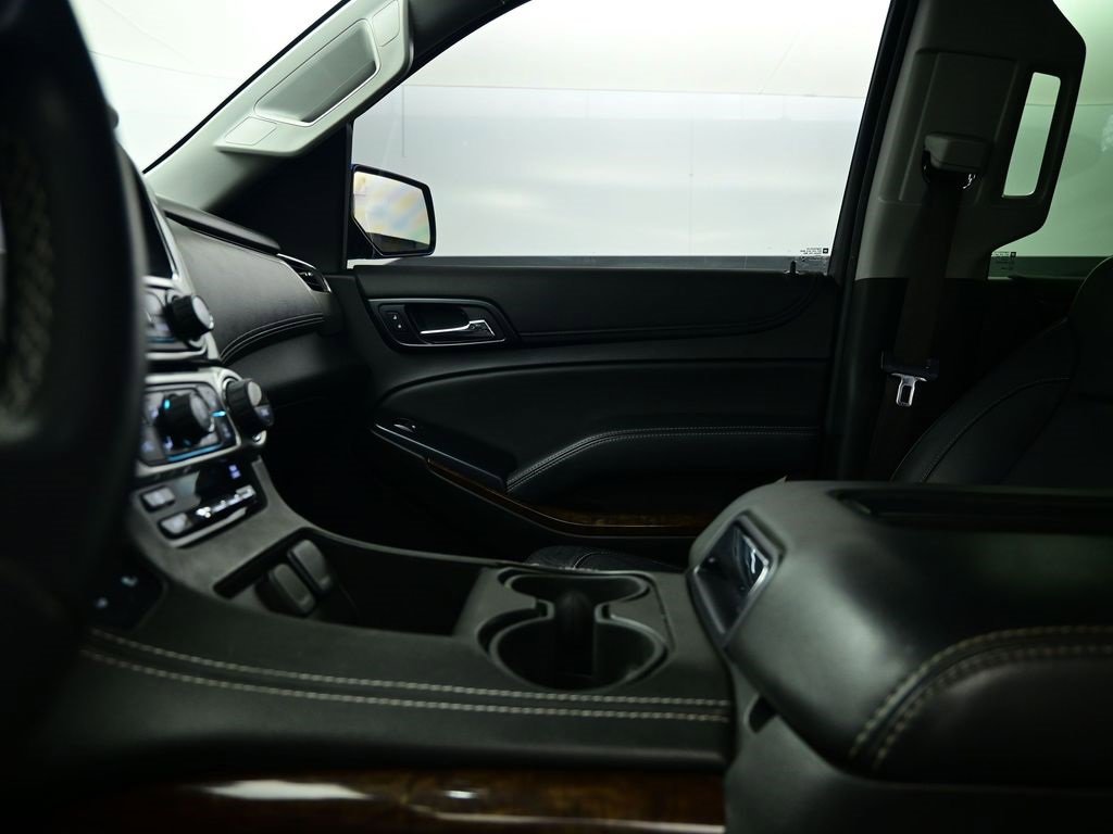 Used 2020 Chevrolet Suburban LT image 27
