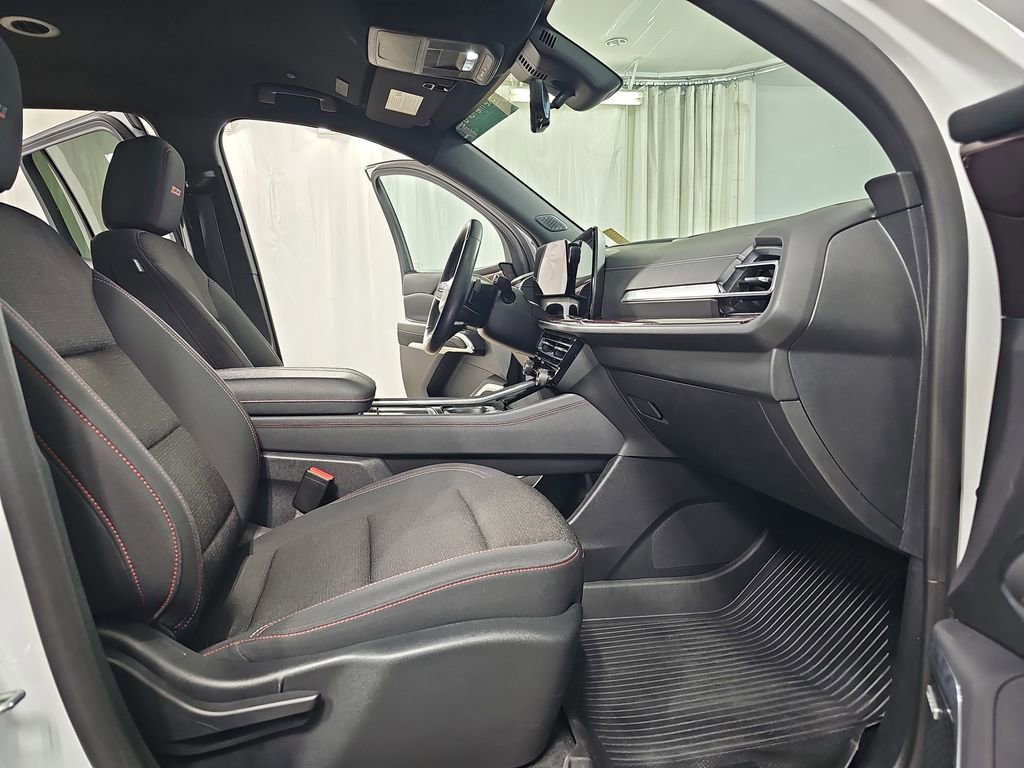 Used 2024 Chevrolet Traverse Z71 w/ Enhanced Driving Package image 13