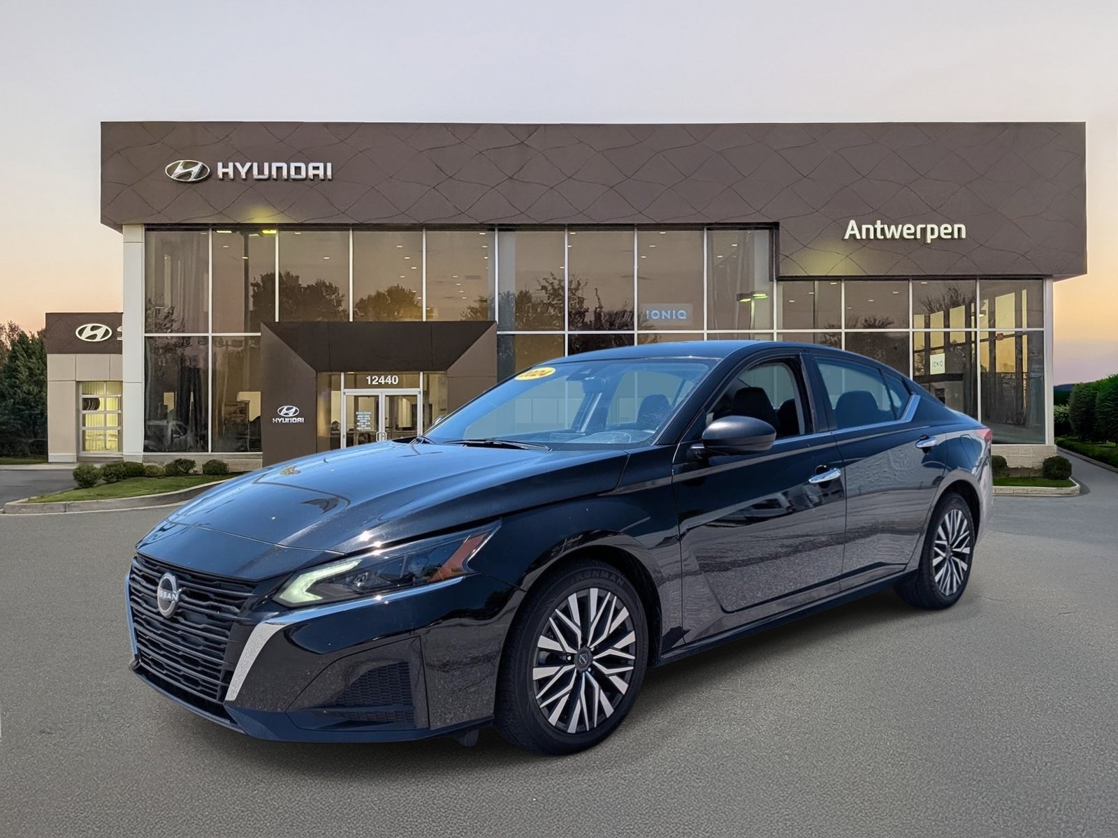 Used 2024 Nissan Altima 2.5 SV FWD image 7