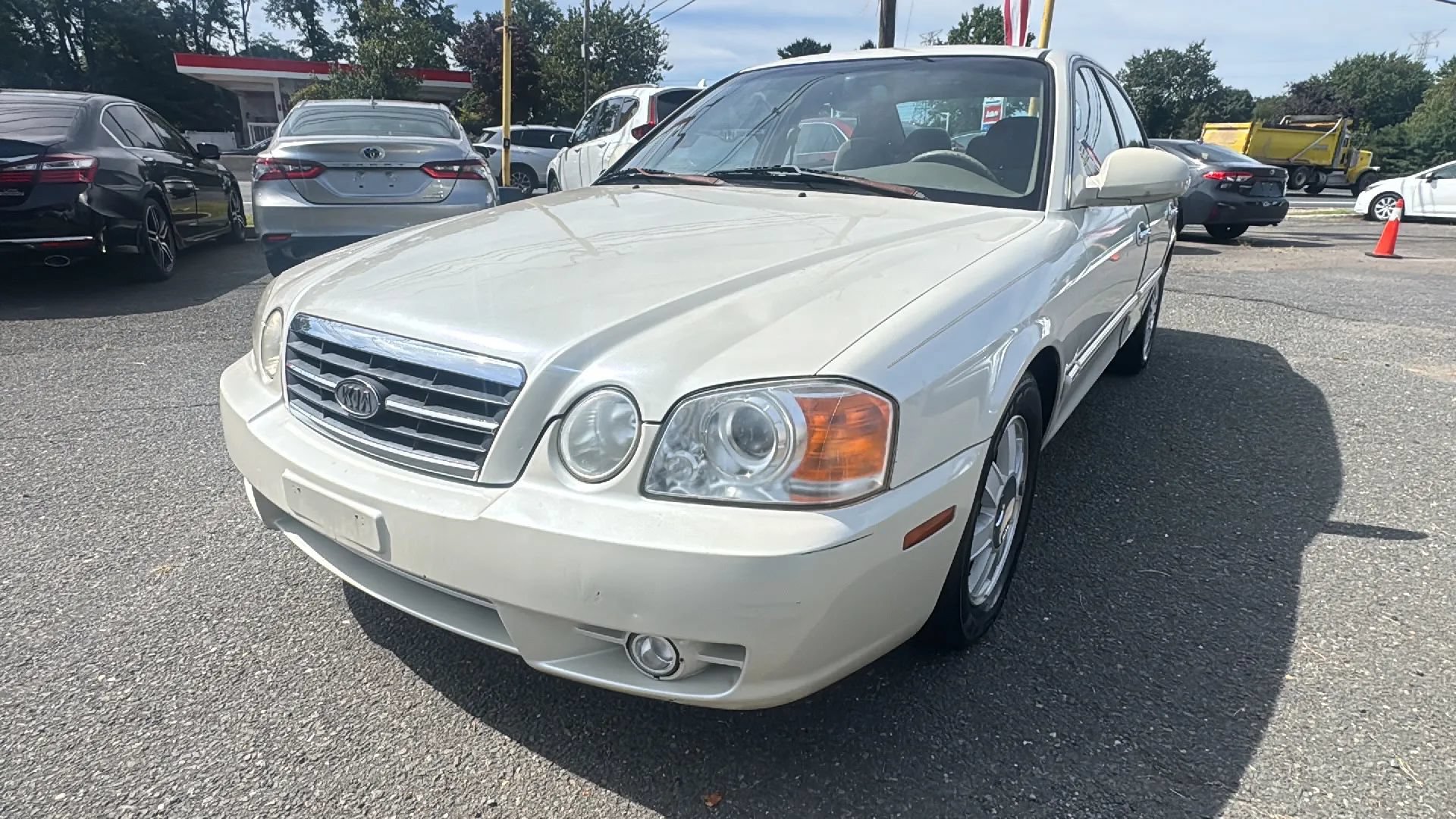 Used 2004 Kia Optima FWD image 1
