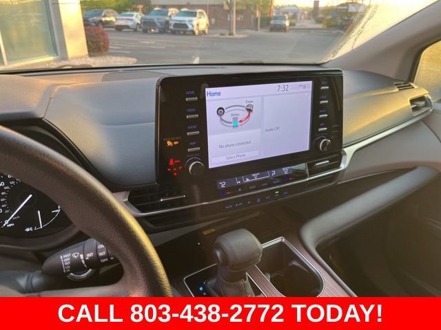 Used 2022 Toyota Sienna LE w/ LE Plus Package image 23