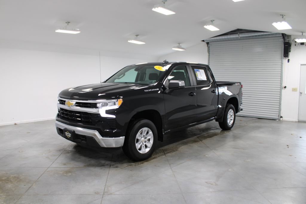 Used 2025 Chevrolet Silverado 1500 LT image 4