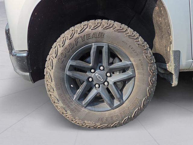 Used 2021 Chevrolet Silverado 1500 LT Trail Boss w/ LPO, Dark Essentials Package AWD/4WD image 9