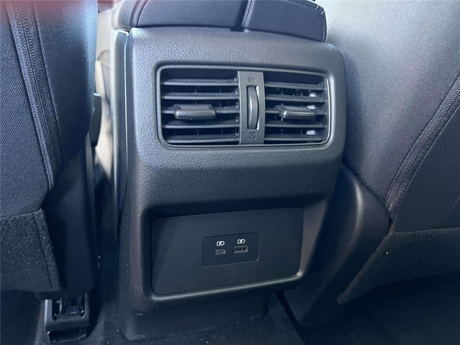 Used 2023 Nissan Rogue SV image 18