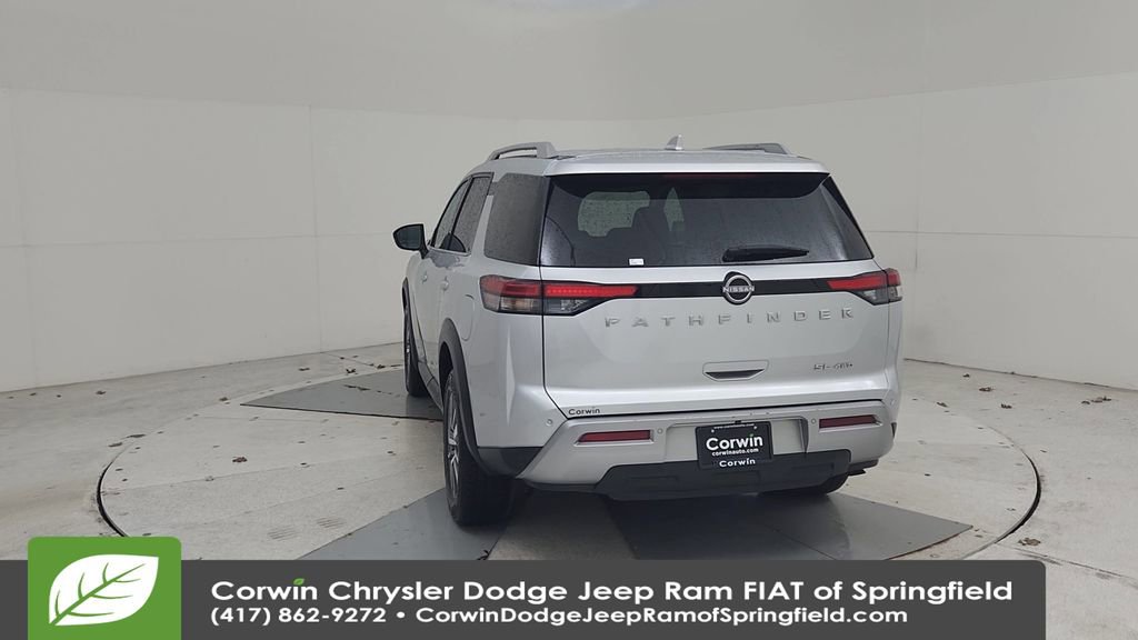 Used 2025 Nissan Pathfinder SL image 12