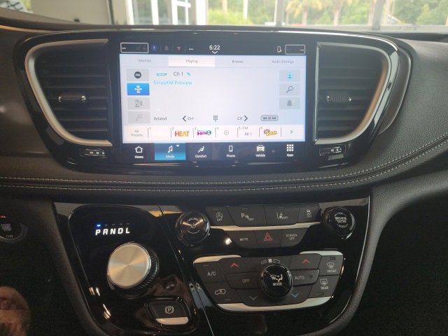 New 2026 Chrysler Pacifica Select image 46