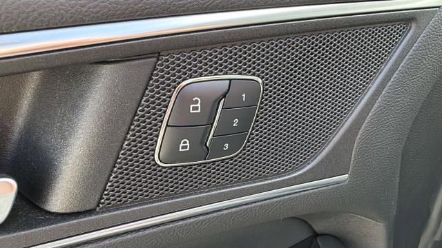 Used 2017 Ford Edge Titanium w/ Equipment Group 302A AWD/4WD image 9