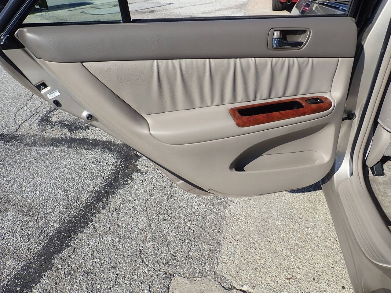 Used 2006 Toyota Camry XLE w/ VSC & Side Airbag Pkg FWD image 13
