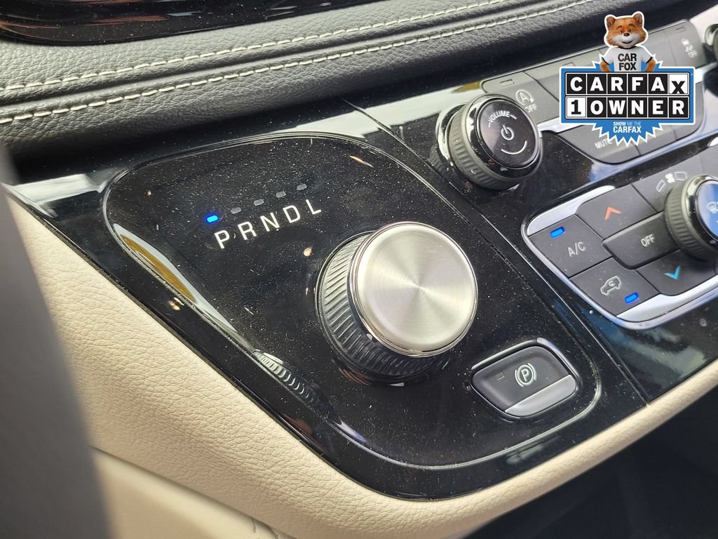 Used 2023 Chrysler Pacifica Limited FWD image 19