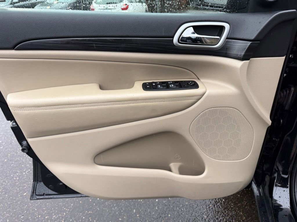 Used 2022 Jeep Grand Cherokee Laredo E image 14