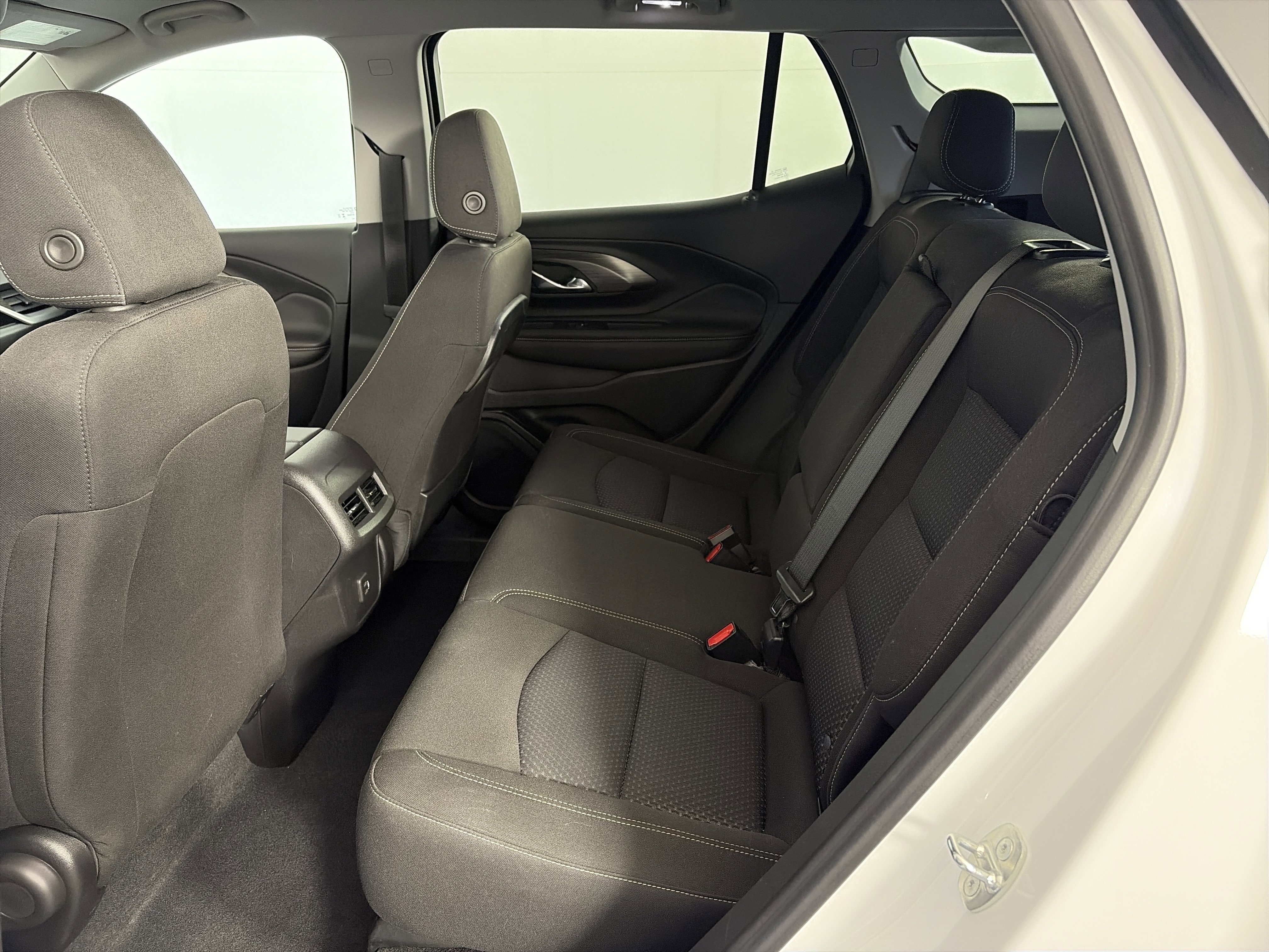 Used 2023 GMC Terrain SLE FWD image 7