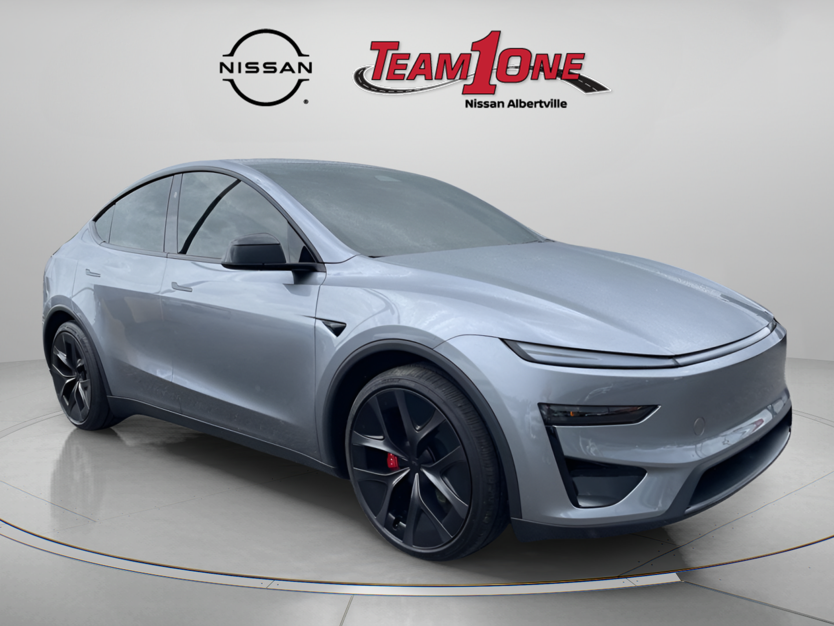 Used 2026 Tesla Model Y Performance AWD/4WD image 2