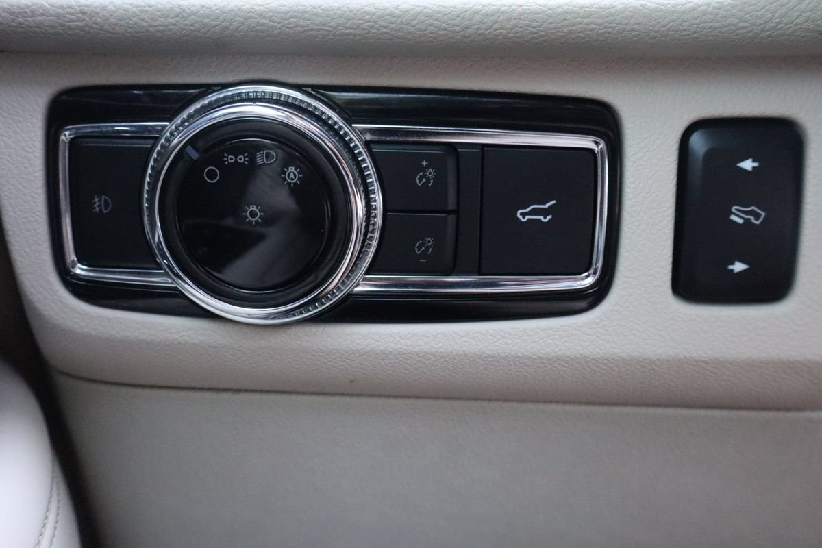 Used 2018 Lincoln Navigator Reserve w/ Technology Package AWD/4WD image 31