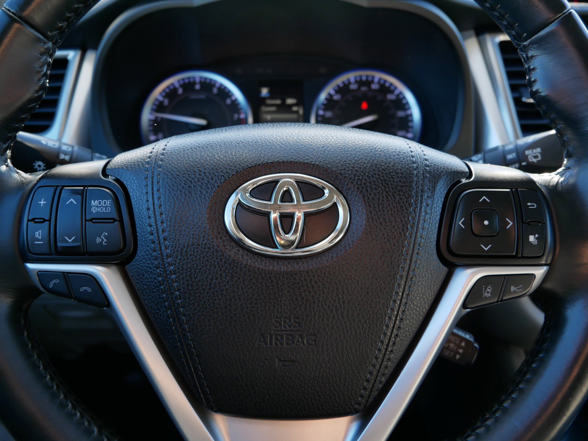Used 2019 Toyota Highlander Limited AWD/4WD image 25