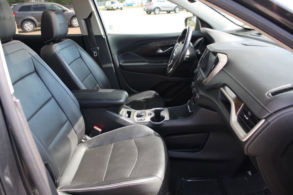 Used 2018 GMC Terrain Denali w/ GMC Pro Grade Package AWD/4WD image 8