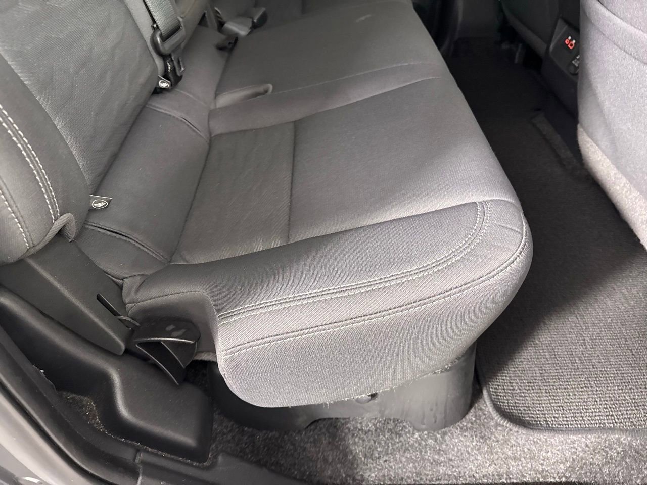 Used 2022 Nissan Frontier SV image 28