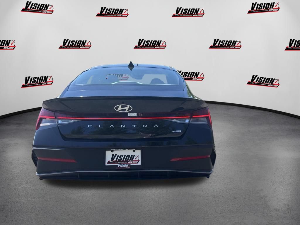 New 2025 Hyundai Elantra SEL FWD image 6