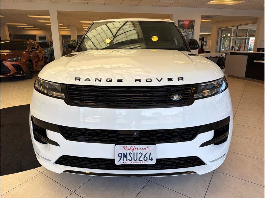 Used 2024 Land Rover Range Rover Sport Dynamic SE AWD/4WD image 2