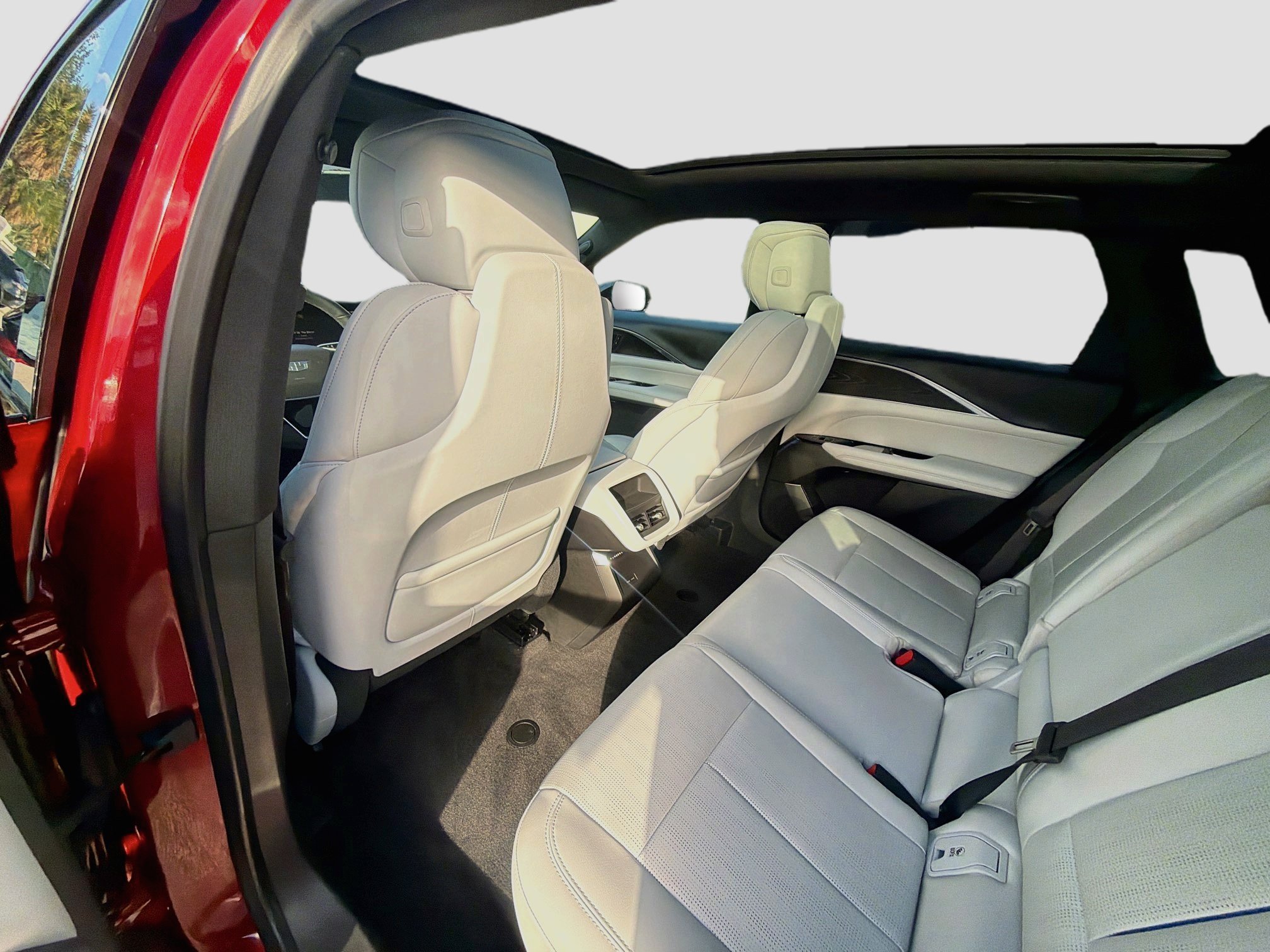 Used 2024 Cadillac Lyriq Sport RWD image 21