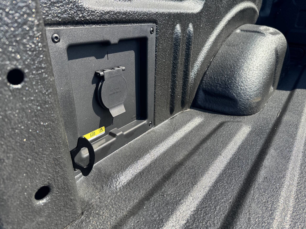 Used 2024 Ford F150 XLT w/ XLT Black Appearance Package image 16